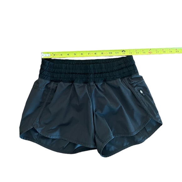 Lululemon Athletica black yoga workout elastic waist gym gorpcore short size 8 - Picture 7 of 9